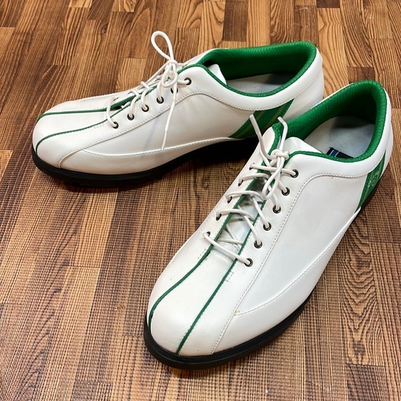 Callaway Shoes - Callaway. Golf women’s golf shoes. White leather green trim. Size 8. NWOT